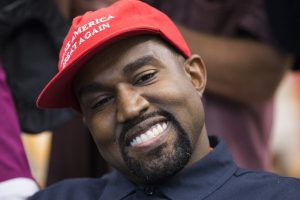 Ο Kanye West αποχώρησε έξαλλος μετά από δύο λεπτά συνέντευξης στον Piers Morgan και έκανε τον γύρο του διαδικτύου(vid)