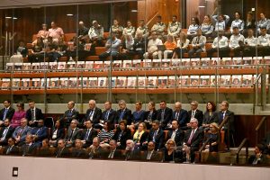 Ισραήλ: Πήραν… σηκωτό βουλευτή που μιλούσε για τον πόλεμο στη Γάζα, video