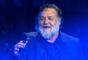 Έρχεται το «Highlander» με επική συνεργασία Ράσελ Κρόου και Χένρι Καβίλ