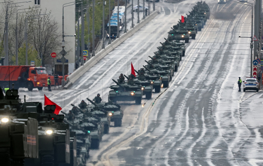 Η «Αρκούδα» θέλει να είναι έτοιμη! Τι ειπώθηκε με το βλέμμα στις απειλές της Δύσης