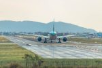 airplane-takeoff-4381157_1280