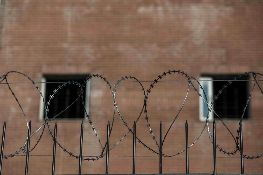 Χανιά: Βρέθηκαν ναρκωτικά μέσα στις φυλακές Αγιάς- Έκρυβαν κοκαΐνη και κάνναβη σε κρύπτη στο κελί