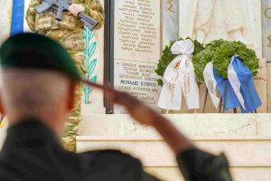 Ετήσιο μνημόσυνο πεσόντων Ιερολοχιτών και Καταδρομέων, παρουσία του αρχηγού ΓΕΕΘΑ – ΦΩΤΟ