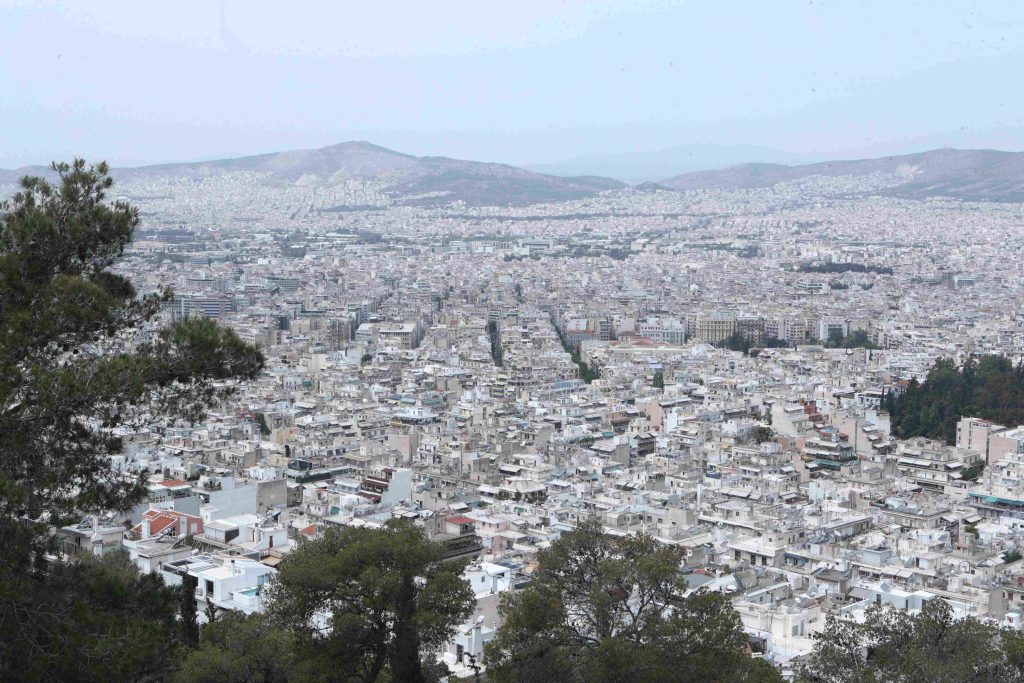 Καιρός: Αφρικανική σκόνη, νοτιάδες και άνοδος της θερμοκρασίας σήμερα – Έως 5 μποφόρ θα πνέουν οι άνεμοι