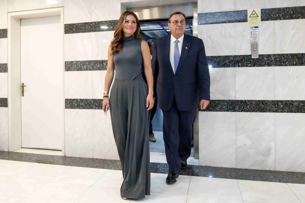 menounos