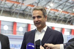 Στη Γαλλία αύριο ο Κυριάκος Μητσοτάκης – Θα παρακαθήσει σε δείπνο ηγετών με τον Μακρόν