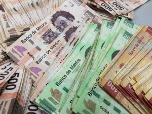 Γυναίκα από την Αργεντινή έλαβε κατά λάθος 500 εκατομ. πέσος και τα ξόδεψε όλα σε μία μέρα!(vid)