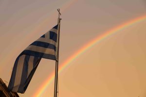 Λαμπερό, διπλό ουράνιο τόξο “αγκάλιασε” τον ουρανό της Θεσσαλονίκης και εντυπωσίασε – ΦΩΤΟ