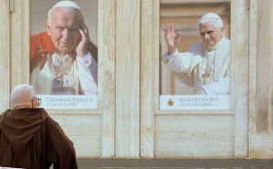 Καπέλα Σιξτίνα: Έτοιμη η καμινάδα για την εκλογή Πάπα – Δείτε βίντεο