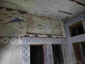 Απάντηση Μενδώνη στην κριτική Ανδρουλάκη για το αντίγραφο της τοιχογραφίας που έπεσε στην Κνωσό