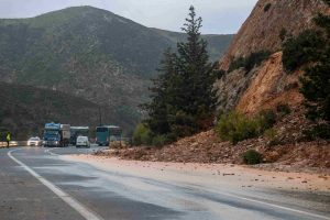 Ηράκλειο: Ισχυρές βροχοπτώσεις προκάλεσαν προβλήματα σε μετακινήσεις – Κατολισθήσεις στο ΒΟΑΚ