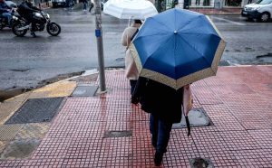 Ίδιο το σκηνικό του καιρού με καταιγίδες και θυελλώδεις νοτιάδες – Στους 24 βαθμούς η θερμοκρασία