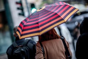 Καιρός: Τοπικές βροχές και μεμονωμένες καταιγίδες σήμερα – Δείτε σε ποιες περιοχές