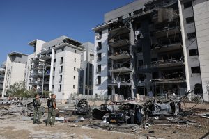 Ομοβροντία ιρανικών πυραύλων: Εκρήξεις σε πόλεις του Ισραήλ, vid