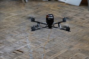Ρώσοι ανιχνεύουν ουκρανικό drone που τους είχε στήσει «ενέδρα», vid