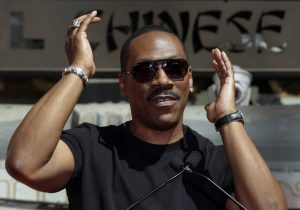 «Being Eddie»: Το νέo ντοκιμαντέρ του Netflix για τον εμβληματικό Έντι Μέρφι