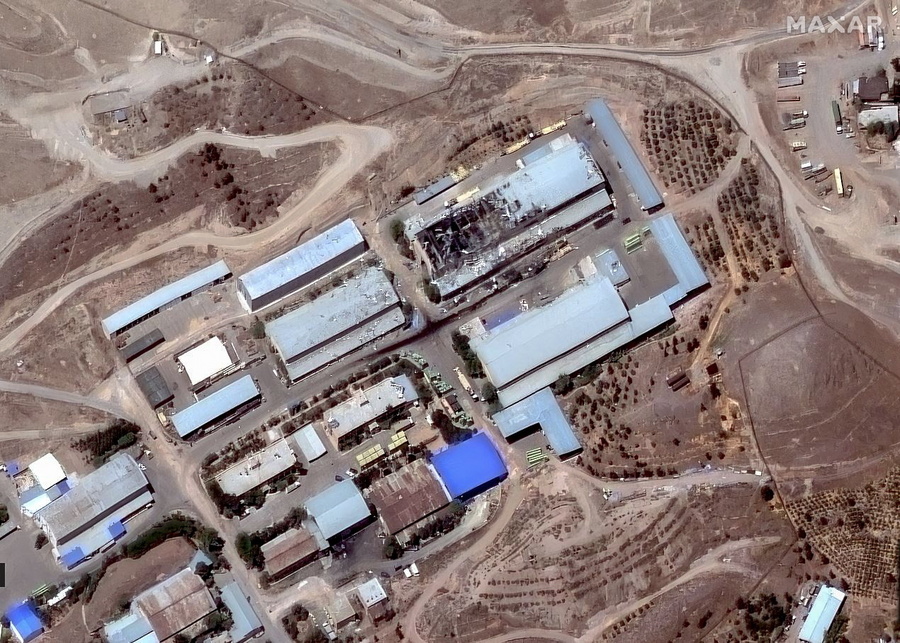 Ιρανός πρόεδρος: Θα ξαναφτιάξουμε τις πυρηνικές εγκαταστάσεις που καταστράφηκαν