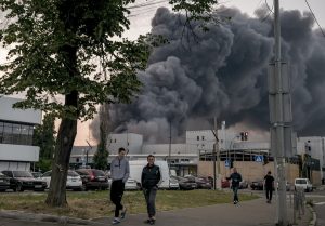 Κτίριο της Ε.Ε. στο Κίεβο υπέστη ζημιές από ρωσικό πύραυλο, video