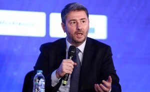 Σύσκεψη για το μεταναστευτικό παρουσία του προέδρου του ΠΑΣΟΚ Νίκου Ανδρουλάκη