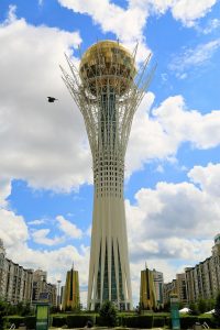 Τα παράξενα φωτεινά αντικείμενα πάνω από την Αστάνα ανησύχησαν τους κατοίκους(vid)