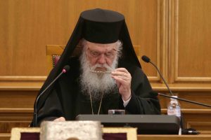 Ιερώνυμος: Η Παναγία λειτουργεί ως μια γέφυρα για να συνδέσουμε τα δικά μας βάσανα με τη χριστιανική ελπίδα