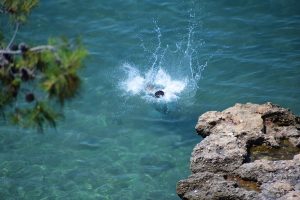Καιρός σήμερα: Μικρή “ανάσα” δροσιάς φέρνει η πτώση της θερμοκρασίας – Θυελλώδεις άνεμοι στο Αιγαίο