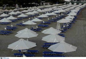 Ακτή Βουλιαγμένης: Επενδυτικό ενδιαφέρον για τη μακροχρόνια μίσθωση της οργανωμένης παραλίας