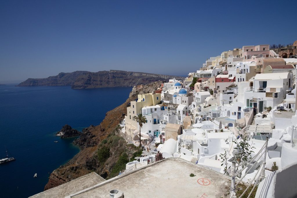 Σαντορίνη: Δύο συλλήψεις γυναικών για κλοπές πορτοφολιών