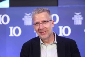 Άκης Σκέρτσος: Στόχος μας να γίνουμε από κοινωνία των κολλητών κοινωνία των πολιτών