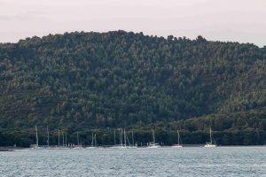 O σεΐχης του Κατάρ έφθασε και φέτος στη Σκιάθο με την πολυτελή θαλαμηγό του “Al Mirqab”