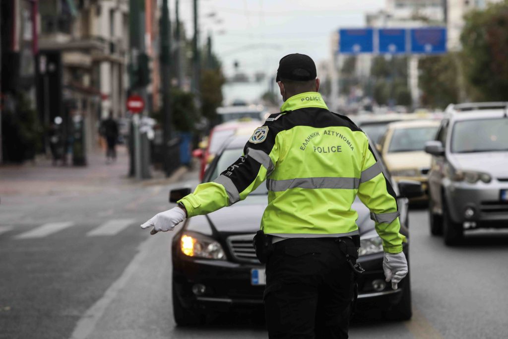 Θεσσαλονίκη: 27χρονος προσκόμισε πλαστή άδεια οδήγησης για να ακυρώσει κλήση της Τροχαίας