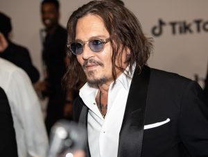 «Ebenezer: A Christmas Carol»: Το εντυπωσιακό καστ που θα βρεθεί στο πλευρό του Τζόνι Ντεπ