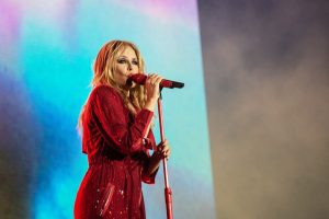 Η Κάιλι Μινόγκ ανέβηκε στη σκηνή και εντυπωσίασε τους Έλληνες! “Ευχαριστώ!”, vid