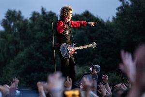 Αποθεώθηκαν οι Green Day στο ΟΑΚΑ! Με την ελληνική σημαία στους ώμους, vid