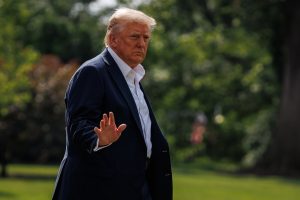 Η επιλογή του Τραμπ για την πρέσβειρα στη Σιγκαπούρη έχει γίνει viral στο διαδίκτυο, vid