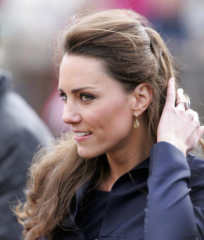 Κέιτ Μίντλετον: Η πρέσβειρα της σύγχρονης κομψότητας παρουσίασε το πρώτο παλτό που σχεδίασε, vid