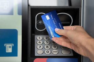 Αλλαγές στα ΑΤΜ: Τι κερδίζουν οι συναλλασσόμενοι