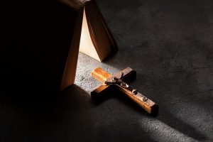 Η Ρωσία του Πούτιν θέτει εκτός νόμου κίνημα σατανιστών – Απόφαση σταθμός
