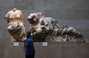 Προκαλεί ο Φάρατζ για τα Γλυπτά του Παρθενώνα με ειρωνική δήλωση για την Ελλάδα