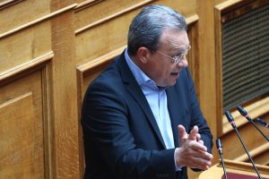 Φάμελλος: «Ο κ. Μητσοτάκης κατόρθωσε κάτι μοναδικό στον πλανήτη – Να δημιουργήσει μια οικονομία – καζίνο»