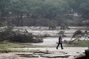 Τέξας: 27 κατασκηνωτές και ομαδάρχες του Camp Mystic πέθαναν στις καταστροφικές πλημμύρες