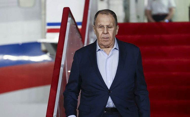 Το διασκέδασε ο Λαβρόφ στην Αφρική: Viral η υποδοχή που του επεφύλασσαν – Vid