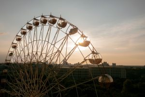 Φρικτό ατύχημα σε λούνα παρκ καταγράφηκε στην κάμερα: Δεκάδες τραυματίες, video