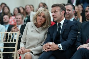 Ο Μακρόν συνεχίζει να γίνεται περίγελος: Η νέα άβολη στιγμή και η… «εξήγηση» που δόθηκε, video