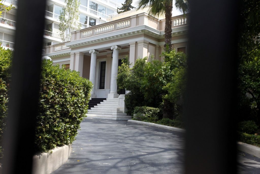 Οι κινήσεις Τσίπρα φέρνουν… χαμόγελα στο Μαξίμου