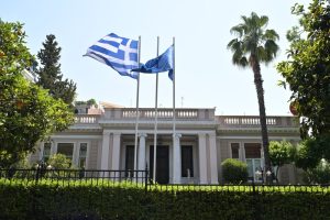 Κυβερνητικές πηγές: «Το να επικαλείται “τοξικότητα” και “χυδαιότητα” ο ΣΥΡΙΖΑ είναι το λιγότερο ύβρις»