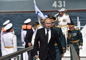 Φοβήθηκαν κίνηση κατά του Πούτιν; Ναυτική παρέλαση ακυρώθηκε για «λόγους ύψιστης σημασίας», video