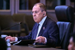 Με ποιούς ΥΠΕΞ συνομίλησε αμέσως μετά την Αλάσκα ο Λαβρόφ;