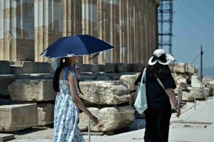 Βρετανίδα στην Ελλάδα: “Έτσι αντιμετώπισαν οι Έλληνες τον σεισμό στην Αθήνα!” vid