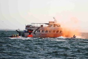Θεσσαλονίκη: Άσκηση διάσωσης σε ναυτικό ατύχημα πραγματοποιήθηκε στο Θερμαϊκό – ΦΩΤΟ